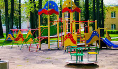 55 детских площадок построили по программе губернатора в 2016 году в Подмосковье 