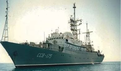 Российский разведывательный корабль "Виктор Леонов", названный в честь нашего земляка, снова устроил американцам переполох.