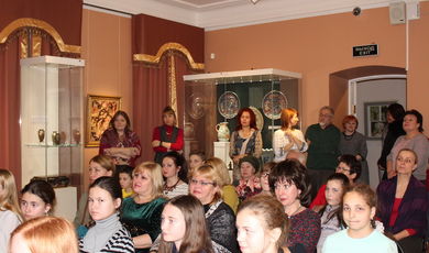 1 декабря  в Государственном музее-заповеднике «Зарайский кремль» открылась выставка "Цветочная симфония"