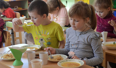 Минпотребрынка проведет мониторинг организации питания в детских лагерях Подмосковья в июне