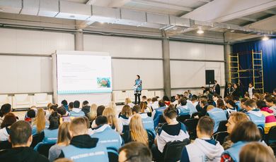26 июня «Инженеры будущего» на Всероссийском молодежном образовательном форуме «Амур» посетили серию мастер-классов, посвященных развитию цифровой экономики.