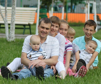 Порядка 1,3 тыс. детей-сирот обрели семьи в Подмосковье с начала года