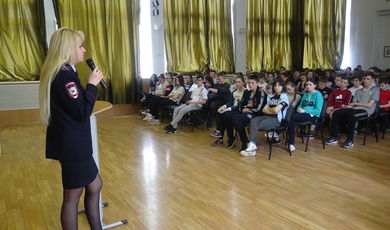 Сотрудники ОМВД России по г.о. Зарайск в рамках акции «День здорового ребенка» провели профилактическую беседу с учащимися