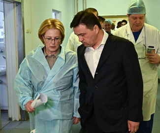 Воробьев и Скворцова навестили пострадавших в авиакатастрофе в аэропорту «Шереметьево»