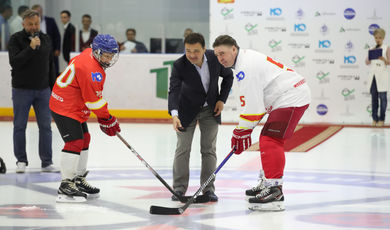 Воробьев дал старт благотворительному хоккейному матчу для детей-сирот в Домодедове