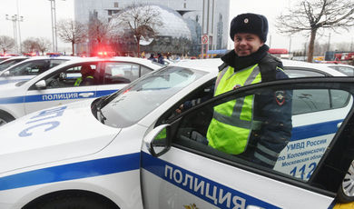 Андрей Воробьев вручил ключи от новых автомобилей дорожно-патрульной службы