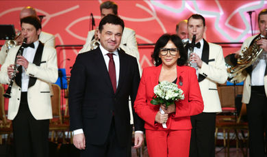Андрей Воробьев поздравил жительниц Подмосковья в преддверии Международного женского дня