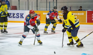 В Зарайске прошли первые игры чемпионата ЮВХЛ-2020.