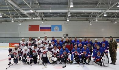 Зарайские ветераны спорта вышли в плей-офф турнира по хоккею c шайбой.