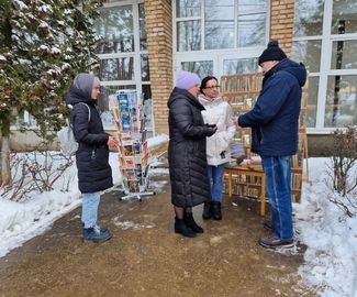 Центральная библиотека присоединились к VII общероссийской акции "Дарите книги с любовью", приуроченной к Международному дню книгодарения, который отмечается 14 февраля.