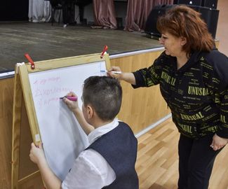 В Центре досуга «Победа» города Зарайска состоялся квиз «Угадай мелодию», в котором приняли участие воспитанники младших классов образовательного учреждения "Гимназия №2".