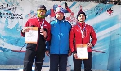 Студенты Зарайского педагогического колледжа Макаров Владислав и Бабушкин Андрей заняли 3 место в Первенстве России по спорту лыжные гонки и биатлон юниоры.