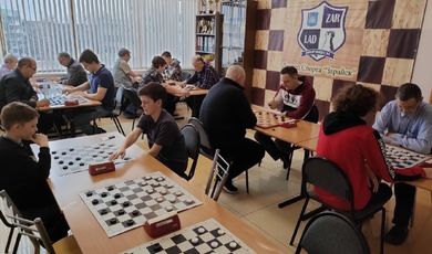 Зарайский шашист прошёл в дамки и выиграл турнир.