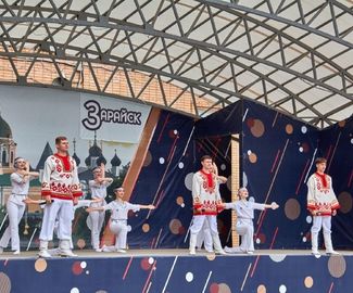Дню славянской письменности и культуры был посвящён XVIII ежегодный фестиваль танца «Славянский венок», который состоялся 21 мая в Зарайском центральном парке культуры и отдыха при Центре досуга «Победа».