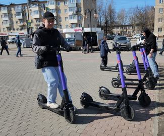 Электросамокатчиков решили прогнать с тротуаров
