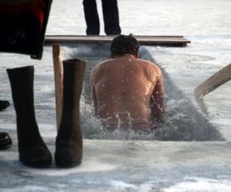 Безопасность при купании в проруби на Крещение