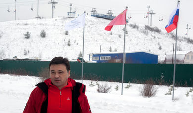 Андрей Воробьев посетил с рабочим визитом горнолыжный курорт «Сорочаны» в Дмитровском районе