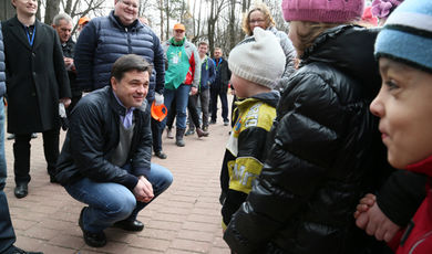 Андрей Воробьев принял участие в областном субботнике в Раменском районе