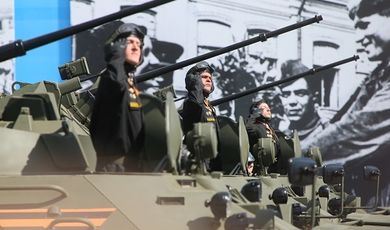 Глава Подмосковья посетил Парад Победы 9 мая